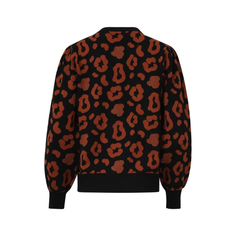 Camisola de decote redondo com padrão animal print em preto e cognac. Camisola de mangas compridas com volume.
Composição: 52%Viscose + 28%Poliéster + 20%Nylon
