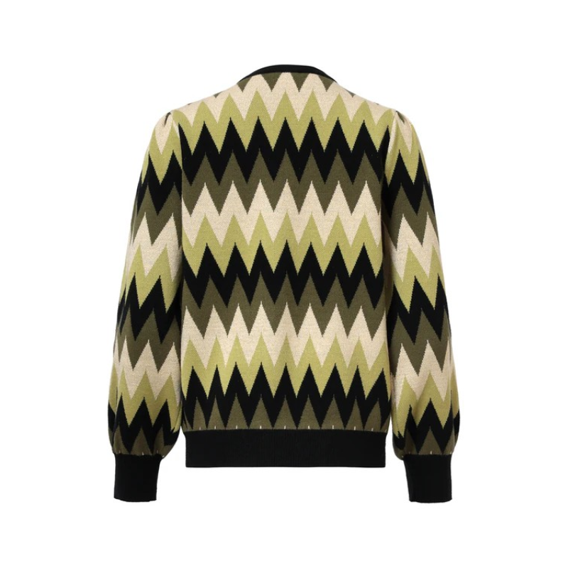 Camisola de decote redondo com padrão zig zag em verdes, preto e areia com brilho dourado. Camisola de mangas compridas com volume.
Composição: 49%Viscose + 27%Poliéster + 19%Nylon + 5%Lurex