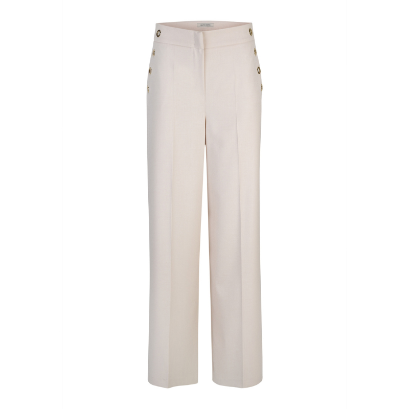 Calças pantalonas beges de cintura subida. Fecha na frente com fecho zíper e 2 colchetes ocultos. Bolsos nas laterias com ilhós em dourado.
Composição: 66%Poliéster + 31%Viscose + 3%Spandex
