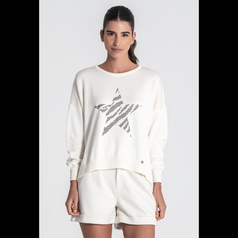 Camisola de decote redondo oversize, em crú, com estrela em preto.