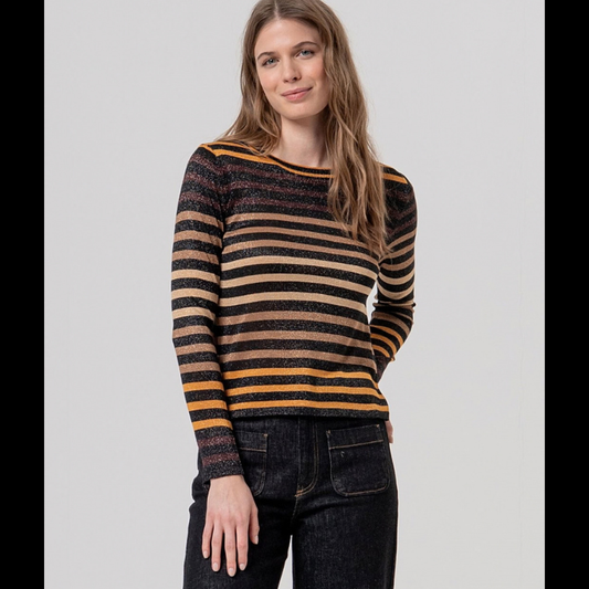 Camisola de malha fina com decote redondo, perfeita para looks versáteis do dia a dia. Apresenta um padrão de riscas em preto, amarelo e castanhos em vários tons, complementado por detalhes em brilho dourado que adicionam um toque de sofisticação.