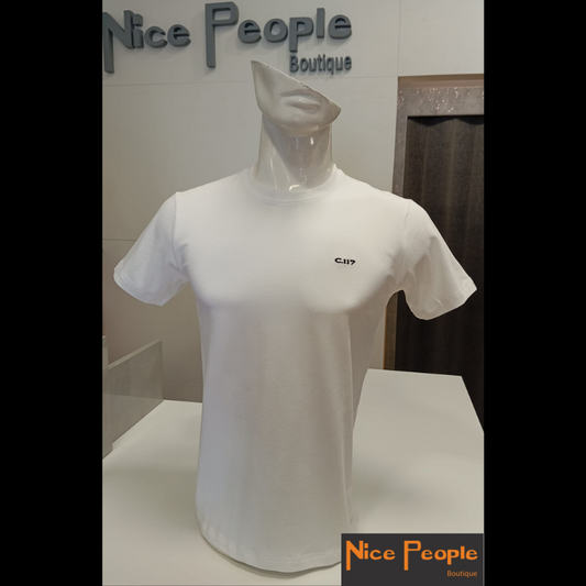 T-Shirt de manga curta branco com logo bordado no peito.
Composição: 90% Algodão + 10% Elastano