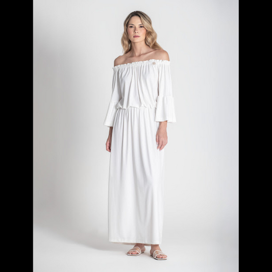 Vestido com elástico no decote. Vestido comprido com aberturas nas laterias e elástico na cintura. Mangas 3/4 a terminar com folho.
Composição: 87%Poliamida + 13%Elastano